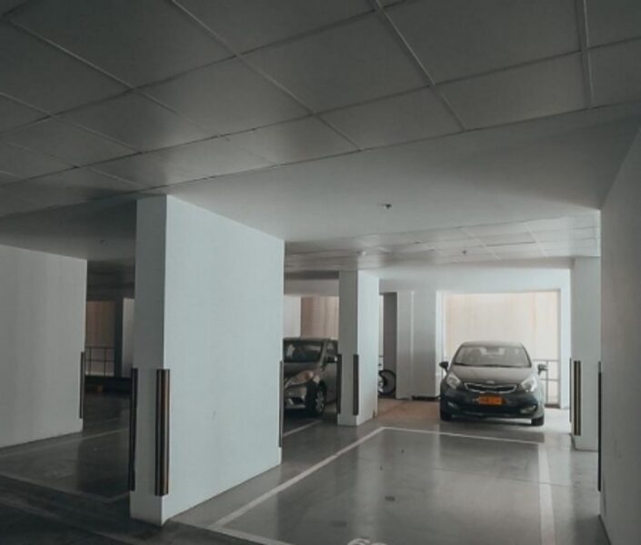 تصویر پارکینگ با سقف کاذب