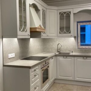 کابینت ممبران سفید با نورپردازی